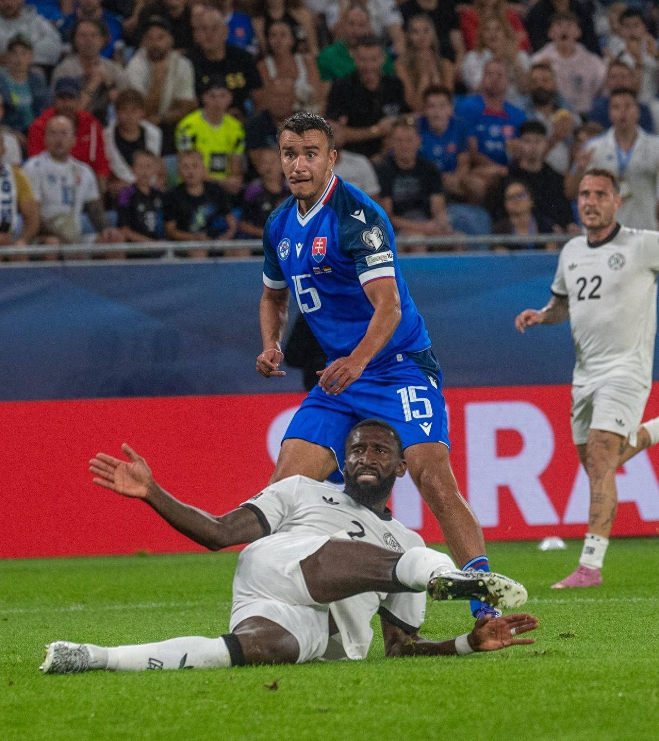 意外逆转！欧预赛黑马横扫强队取胜的简单介绍