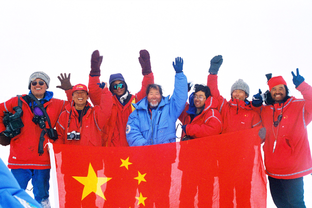 关于北极之队在比赛中力压对手,赢得喝彩的信息 关于北极之队在比赛中力压对手,赢得喝彩的信息